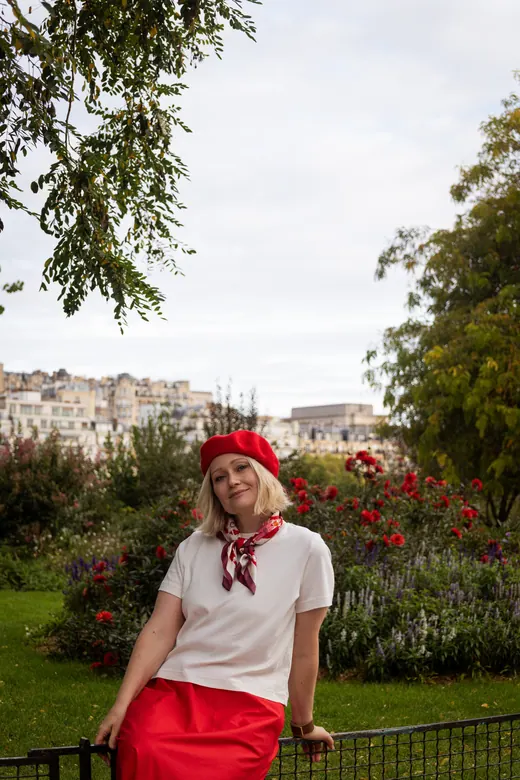 Photograph from the Red skirt — beret session in Paris by Anna