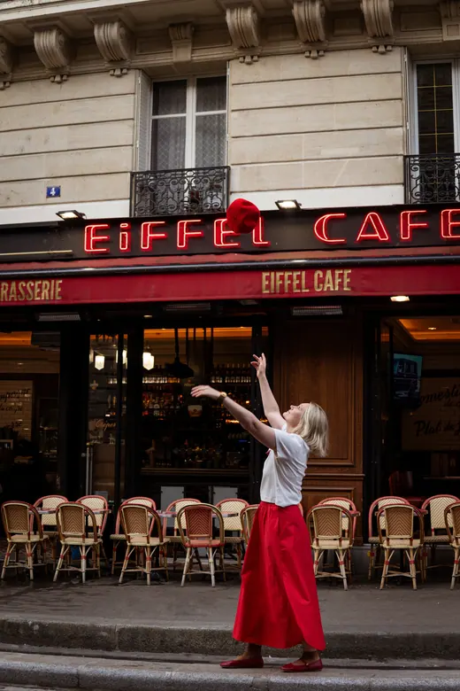Photograph from the Red skirt — beret session in Paris by Anna