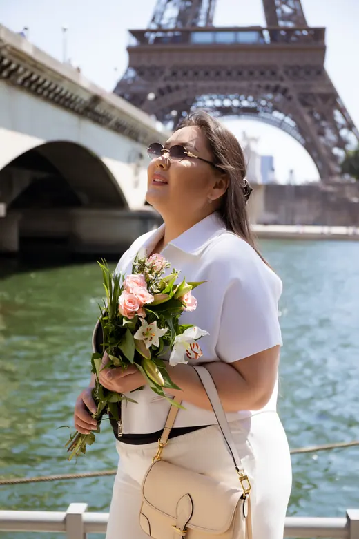 Photograph from the Bouquet — bridge, day session in Paris by Anna