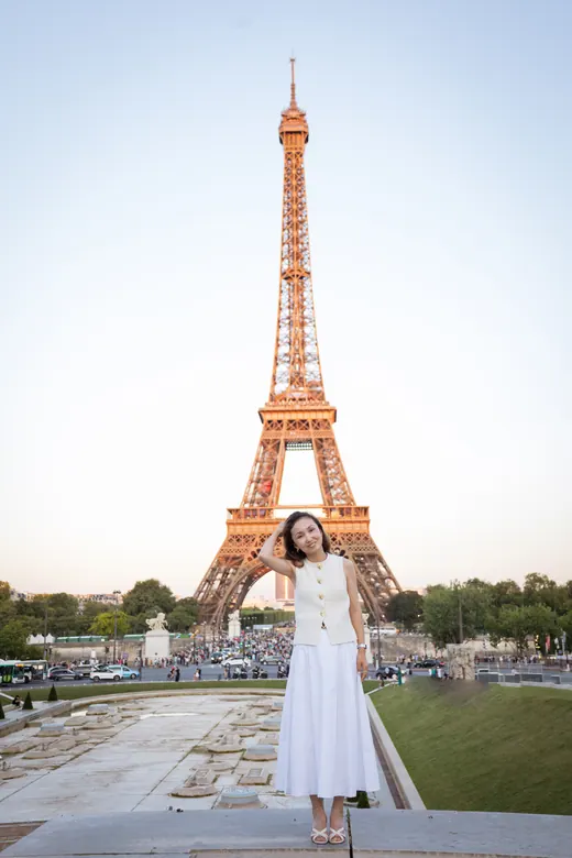 Photograph from the White dress — Trocadéro session in Paris by Anna