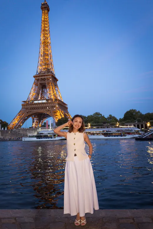 Photograph from the White dress — Trocadéro session in Paris by Anna