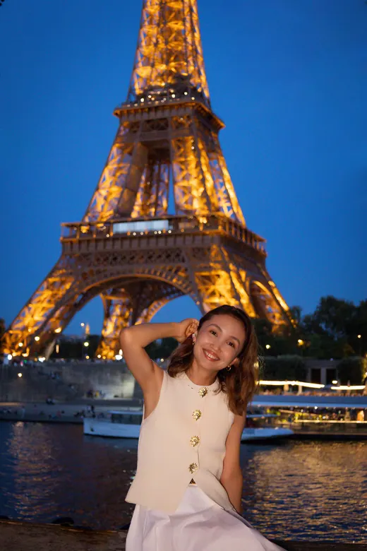 Photograph from the White dress — Trocadéro session in Paris by Anna