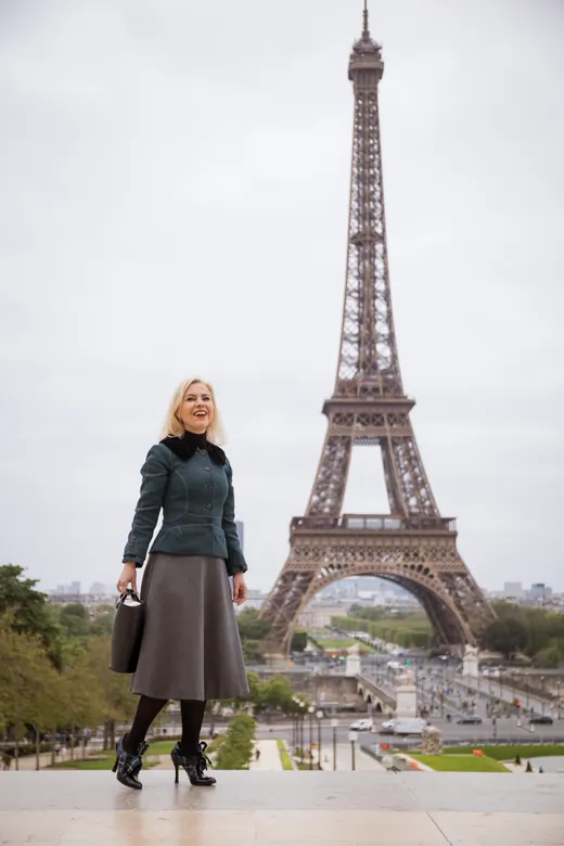 Photograph from the Green jacket — Trocadéro session in Paris by Anna