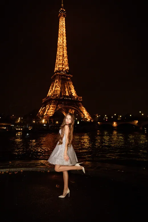 Photograph from the Cream tulle — night session in Paris by Anna