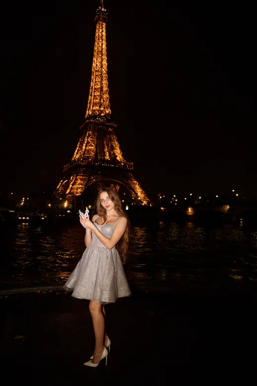 Photograph from the Cream tulle — night session in Paris by Anna
