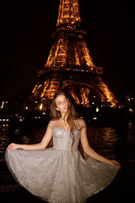 Solo portrait session in Paris by Anna