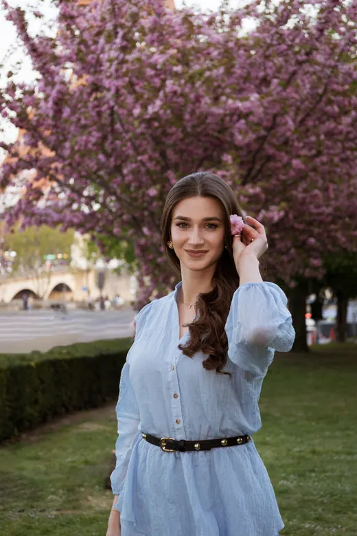 Solo portrait session in Paris by Anna