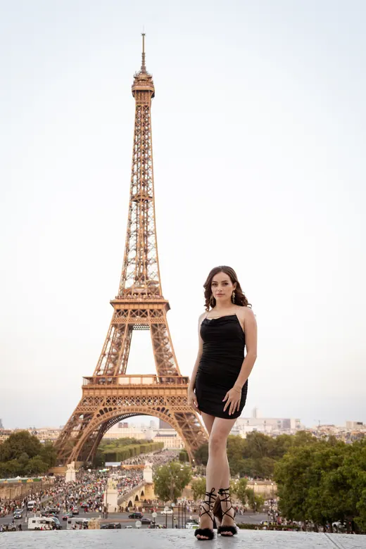 Photograph from the Black slip — Trocadéro session in Paris by Anna