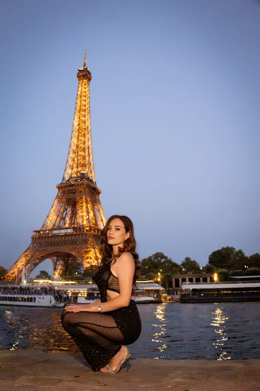 Photograph from the Black slip — Trocadéro session in Paris by Anna