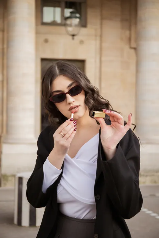 Photograph from the Long coat — Palais-Royal session in Paris by Anna