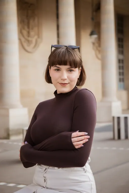 Photograph from the White skirt — Palais-Royal session in Paris by Anna