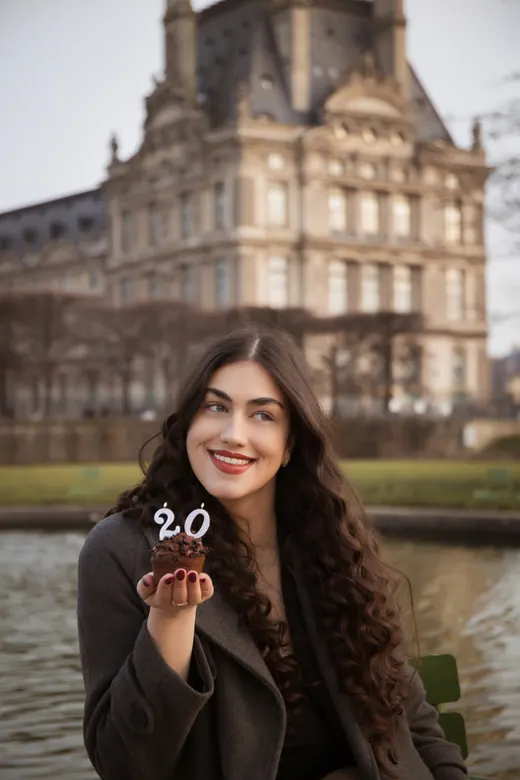 Photograph from the Long coat — Palais-Royal session in Paris by Anna