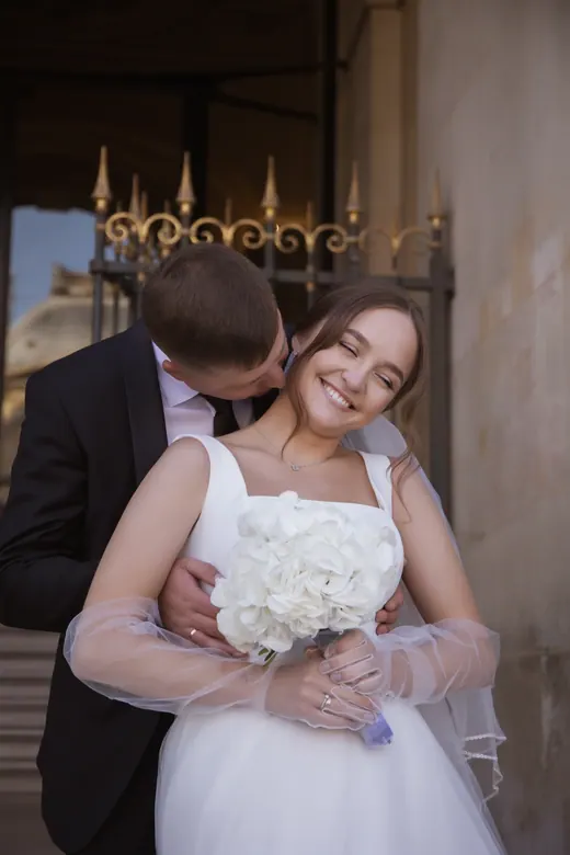 Photograph from the Wedding — hydrangeas at the Louvre session in Paris by Anna